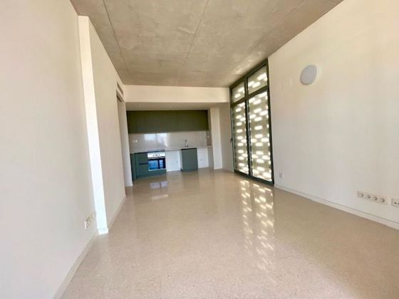 Foto 2 de Piso en alquiler en Centre - Hospitalet de Llobregat, L´ de 2 habitaciones con terraza y aire acondicionado