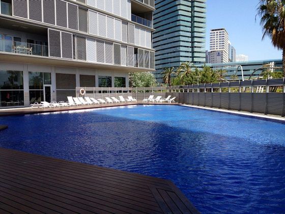 Foto 2 de Pis en lloguer a Diagonal Mar i el Front Marítim del Poblenou de 4 habitacions amb terrassa i piscina