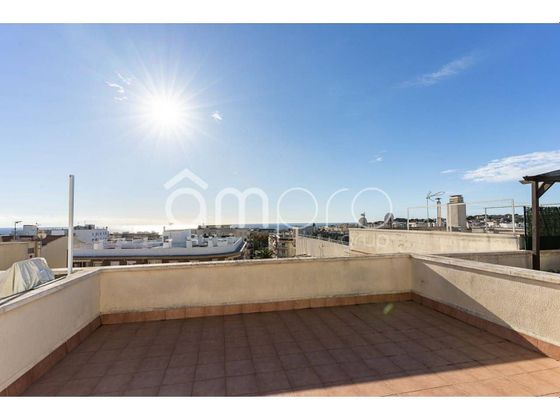 Foto 2 de Ático en venta en Centre - Torredembarra de 2 habitaciones con terraza y piscina