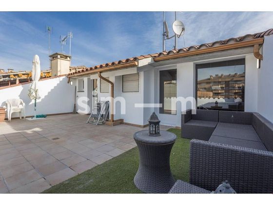 Foto 1 de Dúplex en venda a calle De Manlleu de 3 habitacions amb terrassa i balcó