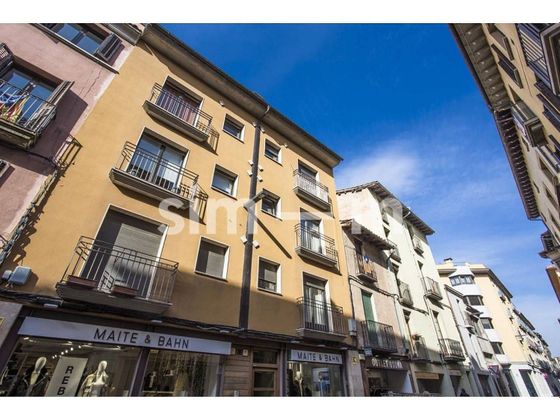 Foto 2 de Dúplex en venda a calle De Manlleu de 3 habitacions amb terrassa i balcó