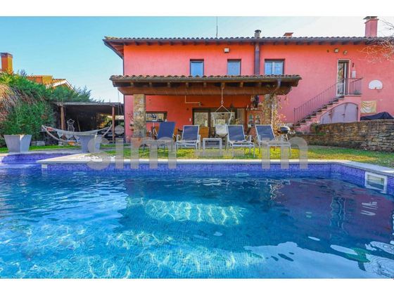 Foto 1 de Xalet en venda a Tona de 5 habitacions amb terrassa i piscina