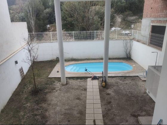 Foto 2 de Casa adossada en venda a Valdeastillas - Fuentezuelas de 4 habitacions amb terrassa i piscina