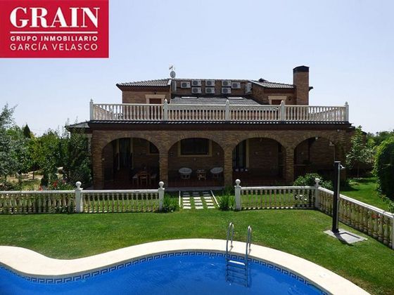 Foto 1 de Xalet en venda a Pedro Lamata - San Pedro Mortero de 7 habitacions amb terrassa i piscina
