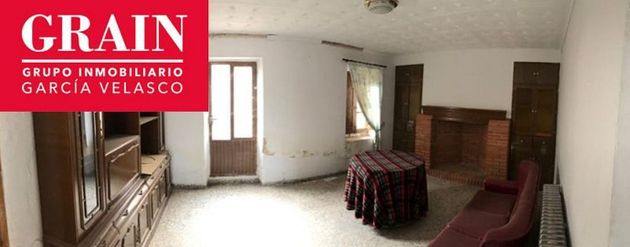 Foto 2 de Casa adosada en venta en Chinchilla de Monte-Aragón de 3 habitaciones con terraza y garaje