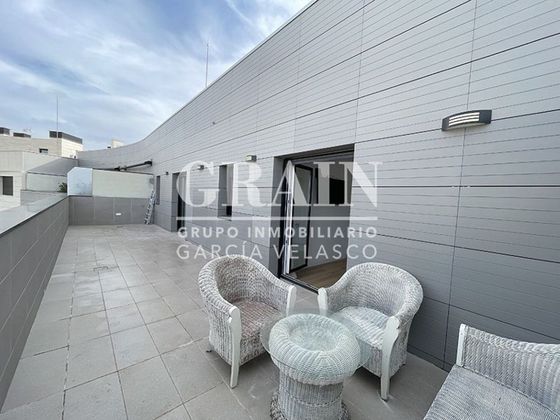Foto 1 de Venta de ático en Hermanos Falcó - Sepulcro Bolera de 2 habitaciones con terraza y piscina