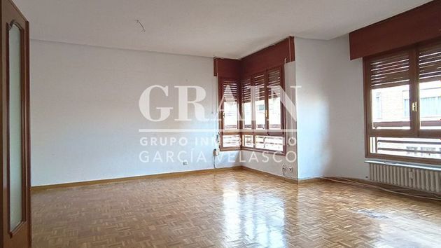 Foto 2 de Venta de piso en Carretas - Huerta de Marzo - La Pajarita de 5 habitaciones con terraza y garaje