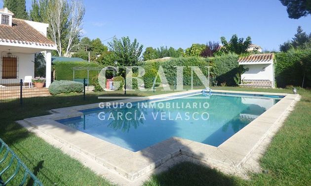 Foto 1 de Xalet en venda a Hermanos Falcó - Sepulcro Bolera de 4 habitacions amb piscina i garatge