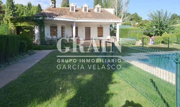 Foto 2 de Xalet en venda a Hermanos Falcó - Sepulcro Bolera de 4 habitacions amb piscina i garatge