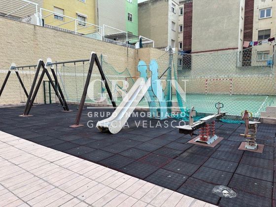 Foto 2 de Pis en venda a Santa Cruz - Industria - Polígono Campollano de 3 habitacions amb piscina i garatge