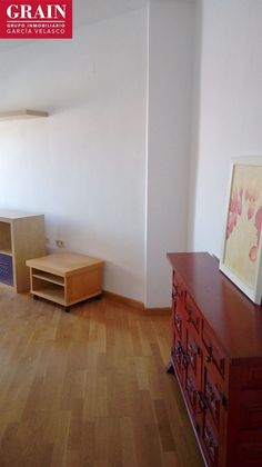 Foto 2 de Alquiler de piso en Hermanos Falcó - Sepulcro Bolera de 3 habitaciones con garaje y muebles