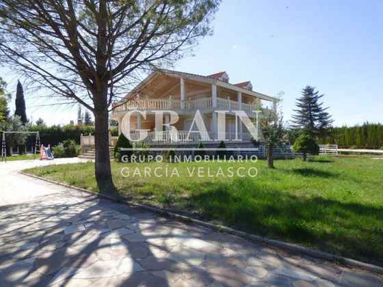 Foto 1 de Xalet en venda a Hermanos Falcó - Sepulcro Bolera de 7 habitacions amb terrassa i piscina