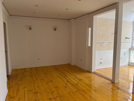 Foto 2 de Dúplex en venda a Centro - Ayuntamiento de 3 habitacions amb calefacció i ascensor