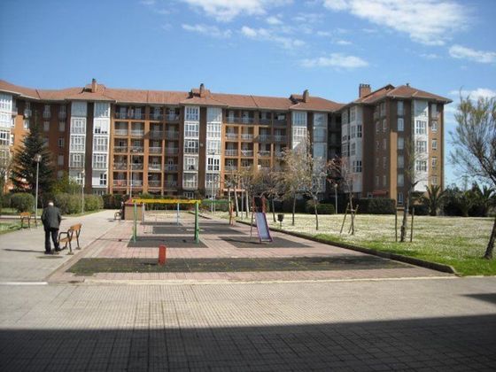 Foto 1 de Venta de piso en Peñacastillo - Nueva Montaña de 3 habitaciones con terraza y piscina