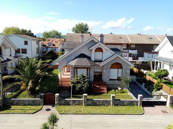 Foto 1 de Xalet en venda a Santoña de 4 habitacions amb terrassa i garatge