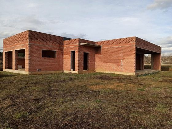 Foto 1 de Casa rural en venda a Cabañas Raras de 3 habitacions amb piscina i garatge