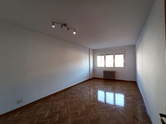 Foto 2 de Dúplex en venda a Zona Alta de 3 habitacions amb garatge i calefacció