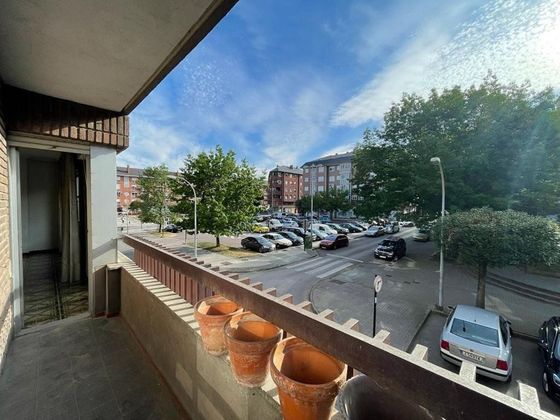 Foto 1 de Pis en venda a calle El Carbón de 4 habitacions amb terrassa i calefacció