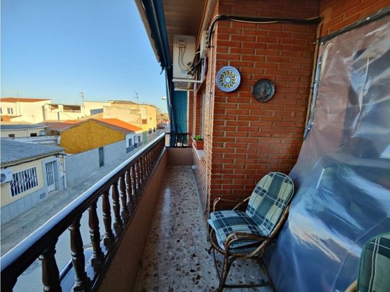 Foto 2 de Casa en venta en Santa Olalla de 4 habitaciones con terraza y garaje