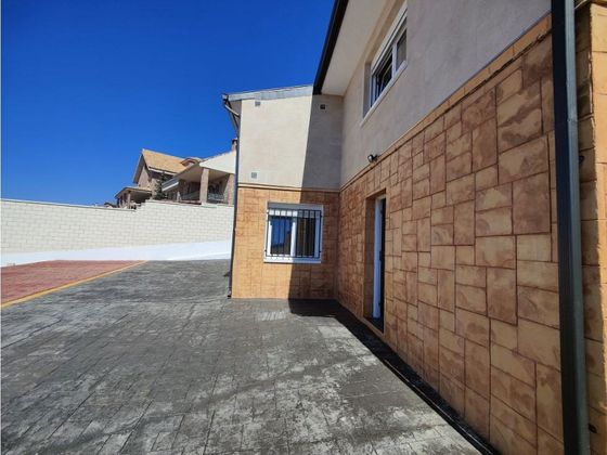 Foto 2 de Casa en venda a Sevilla la Nueva de 5 habitacions amb piscina
