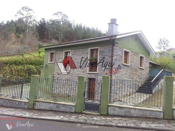 Foto 1 de Casa en venda a Navia de 2 habitacions amb terrassa i jardí