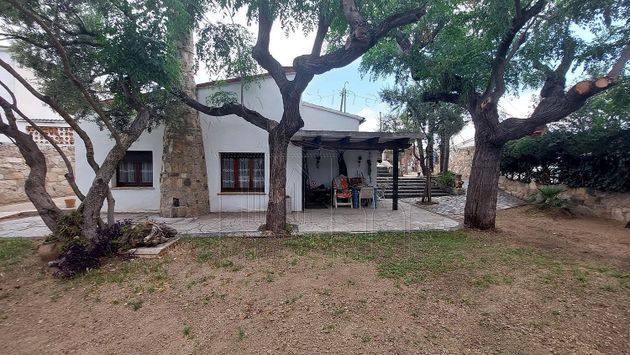 Foto 2 de Casa rural en venta en calle Doctor Josep Anton Sagarra de 2 habitaciones con terraza y jardín