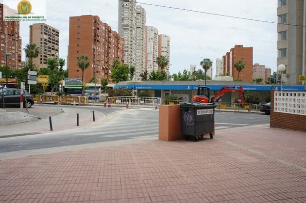 Foto 2 de Local en venta en Pueblo Levante con terraza
