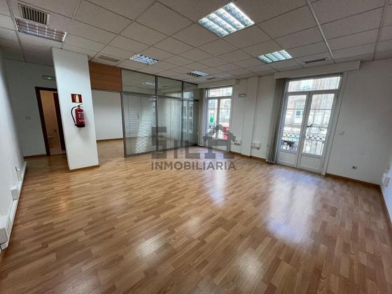 Foto 1 de Venta de oficina en Centro - Ourense con garaje y ascensor