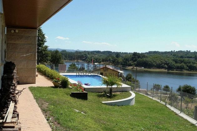 Foto 1 de Chalet en venta en Pereiro de Aguiar (O) de 7 habitaciones con terraza y piscina