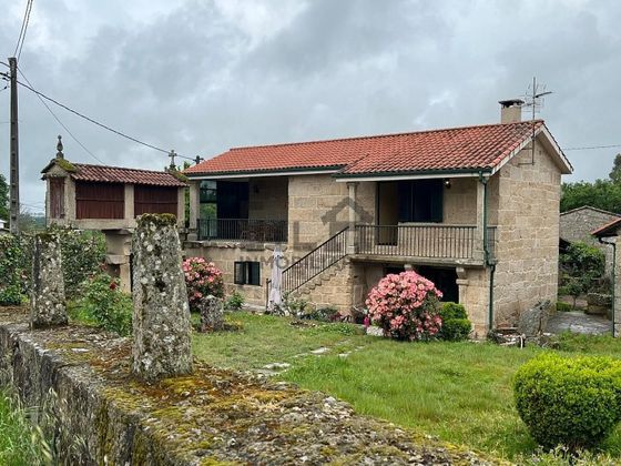 Foto 1 de Xalet en venda a Amoeiro de 4 habitacions amb terrassa i garatge