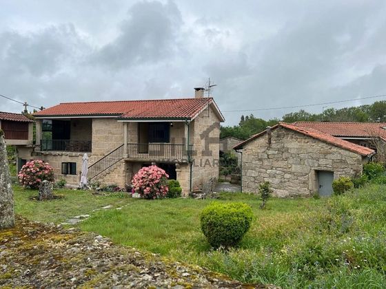Foto 2 de Xalet en venda a Amoeiro de 4 habitacions amb terrassa i garatge