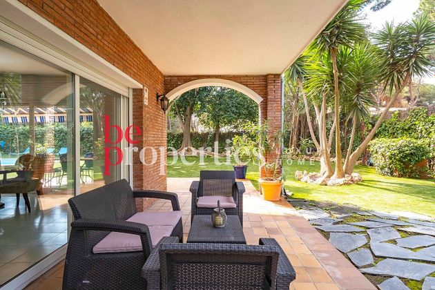 Foto 2 de Xalet en venda a La Pineda de 5 habitacions amb terrassa i piscina