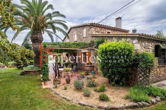 Foto 1 de Casa rural en venta en Santa Eulàlia de Ronçana de 4 habitaciones con terraza y piscina