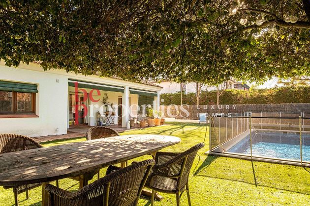 Foto 2 de Xalet en venda a Mira-sol de 5 habitacions amb terrassa i piscina