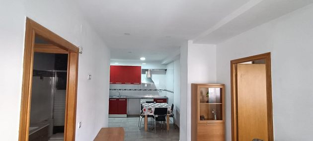 Foto 2 de Venta de piso en calle De la Pau de 2 habitaciones y 65 m²