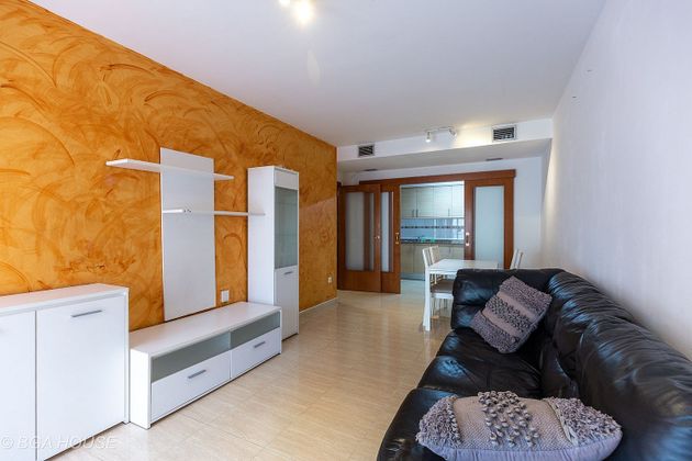 Foto 1 de Venta de piso en Constantí de 2 habitaciones con terraza y aire acondicionado