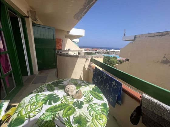 Foto 1 de Pis en venda a Caleta de Fuste de 1 habitació amb terrassa i piscina