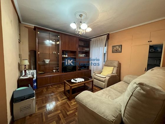 Foto 1 de Pis en venda a Basauri de 3 habitacions amb calefacció