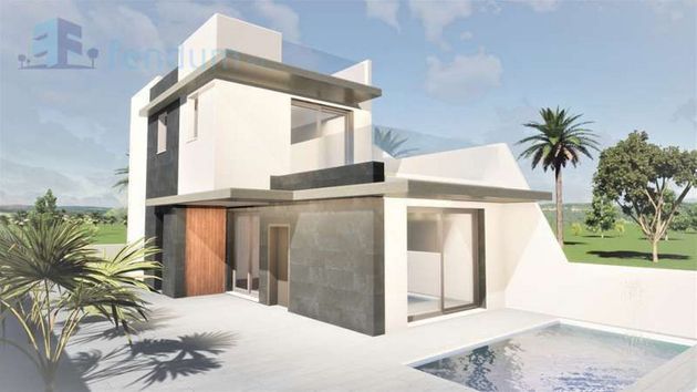 Foto 1 de Casa en venda a Benijófar de 3 habitacions amb piscina i garatge