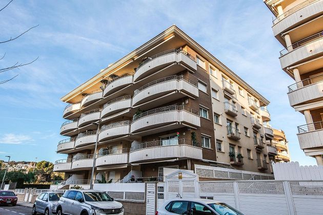 Foto 2 de Piso en venta en calle De Josep Pla de 2 habitaciones con terraza y piscina