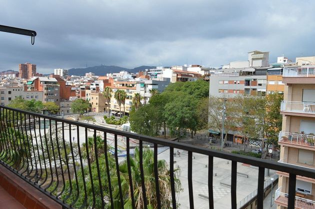 Foto 2 de Àtic en venda a La Prosperitat de 3 habitacions amb terrassa i balcó