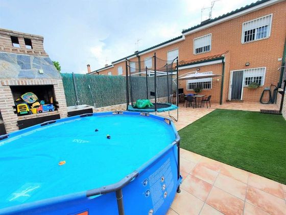 Foto 1 de Casa en venda a Hormigos de 4 habitacions amb piscina i garatge