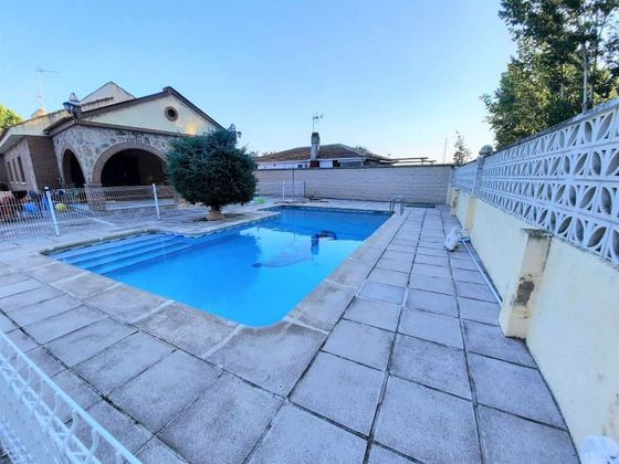 Foto 1 de Casa en venda a Escalona de 5 habitacions amb piscina i garatge
