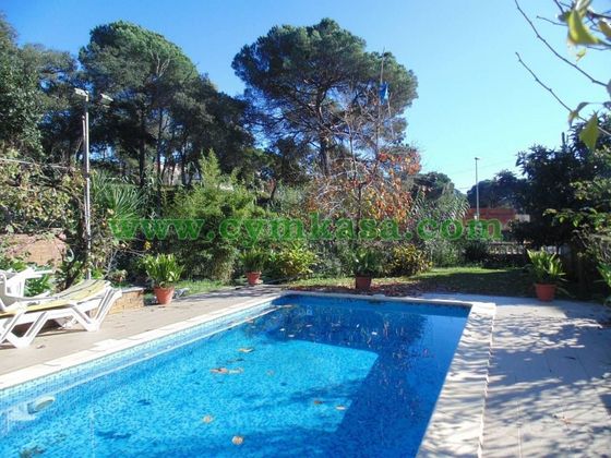 Foto 2 de Casa en venda a Urbanitzacions de 5 habitacions amb terrassa i piscina