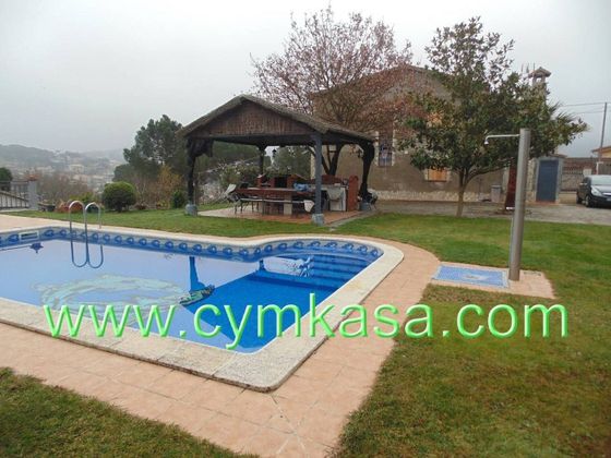 Foto 1 de Casa en venda a Montbarbat de 5 habitacions amb terrassa i piscina