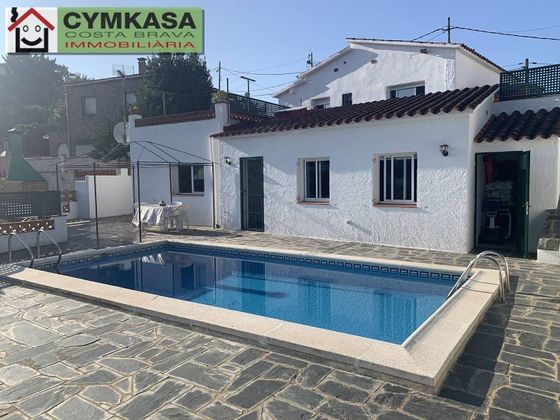 Foto 1 de Casa en venta en Urbanitzacions de 3 habitaciones con terraza y piscina