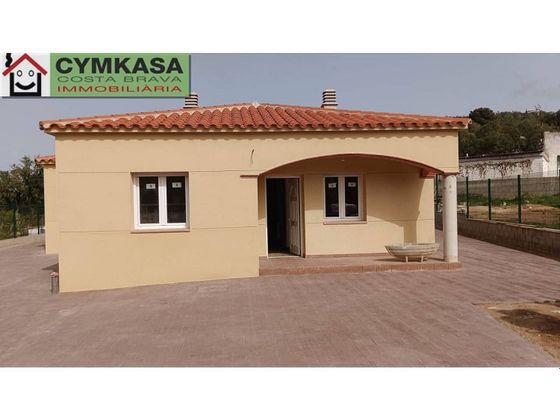 Foto 2 de Casa en venta en Llagostera de 3 habitaciones con terraza y piscina