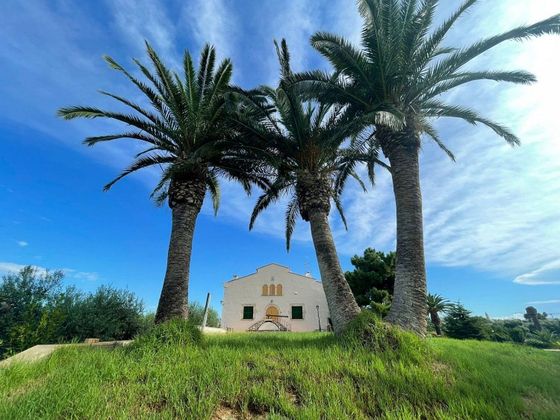 Foto 1 de Casa rural en venda a Sant Jordi-Babilonia de 3 habitacions amb terrassa i piscina