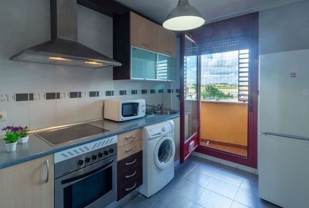 Foto 2 de Àtic en venda a calle De Cabañales de 2 habitacions amb terrassa i garatge