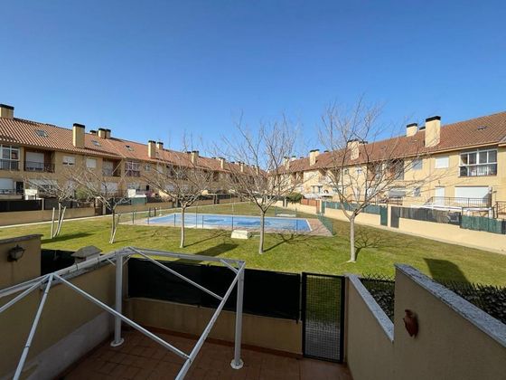 Foto 1 de Casa en venda a Monfarracinos de 4 habitacions amb terrassa i piscina